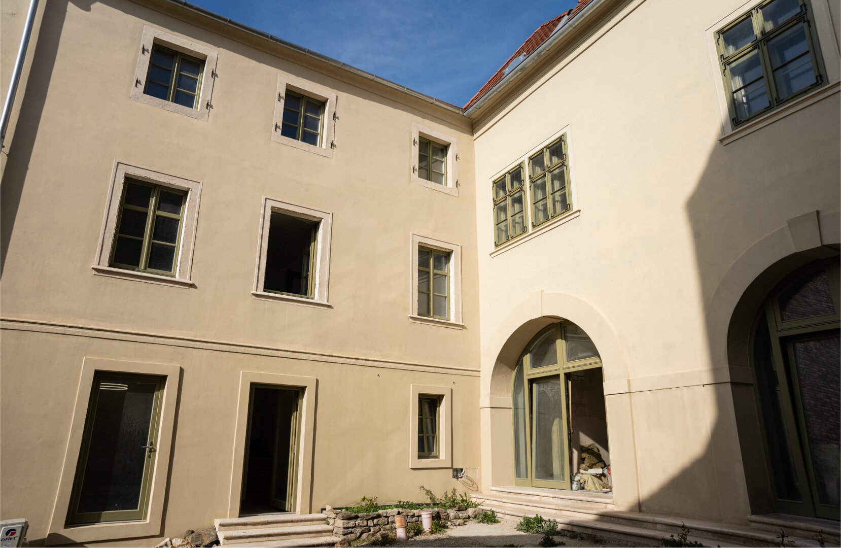 +++ Einzigartiger barocker Gebäudekomplex in Bestlage der Altstadt von SOPRON +++