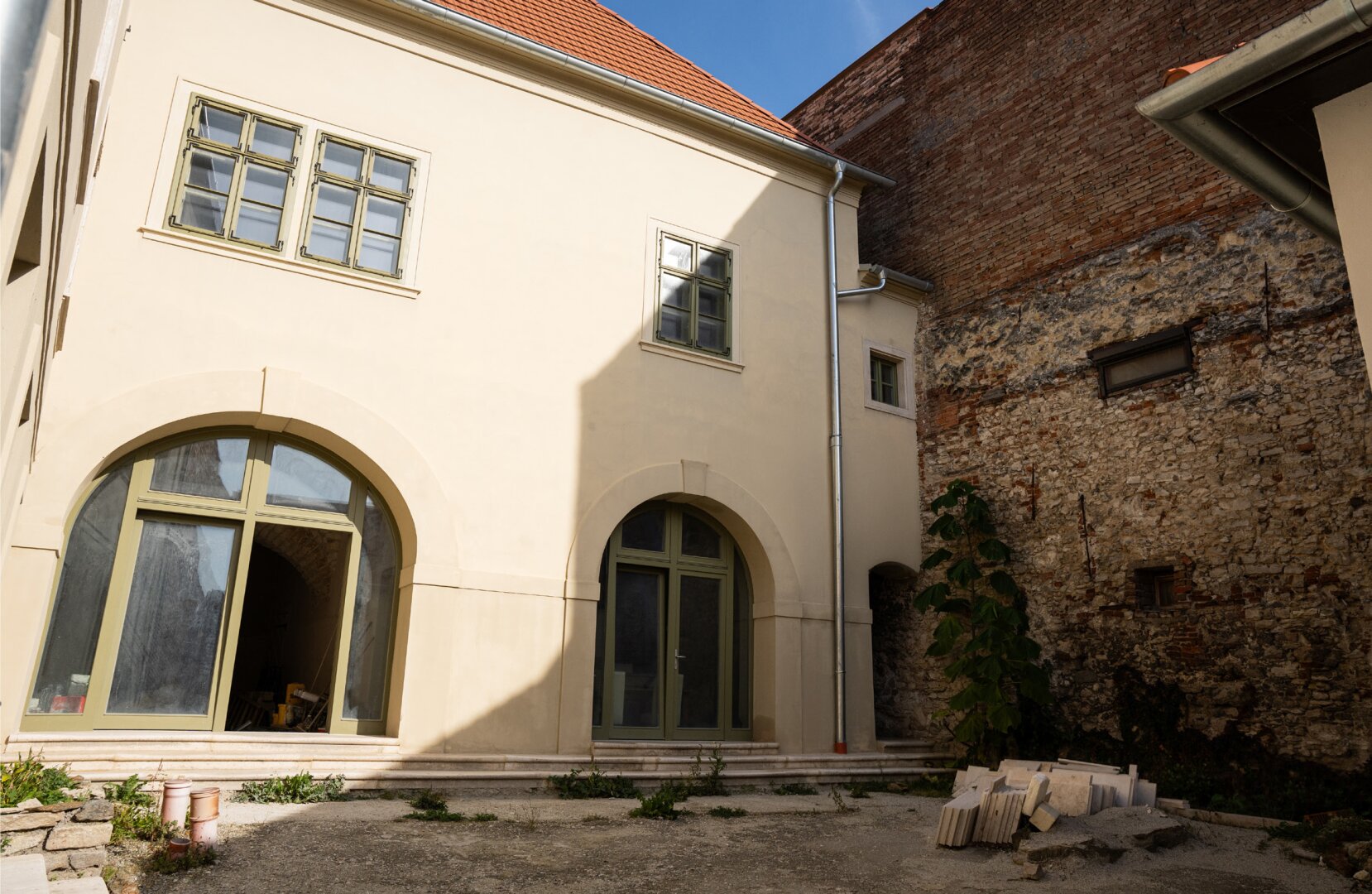 +++ Einzigartiger barocker Gebäudekomplex in Bestlage der Altstadt von SOPRON +++