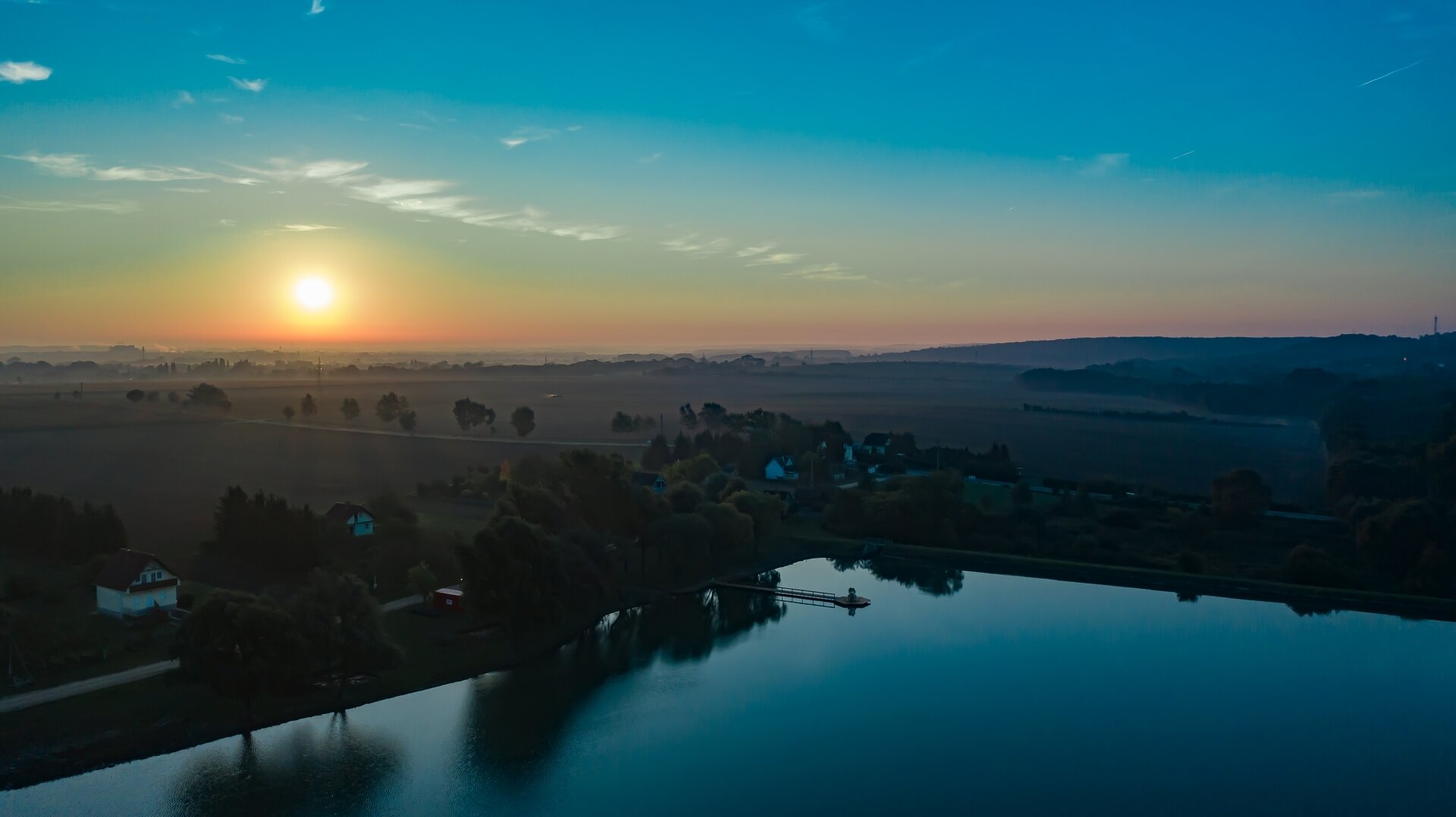 ++ Zum Verkauf gelangt ein Ferienhaus in Ruhelage, direkt am Bene-hegyi-See in Csepreg! ++