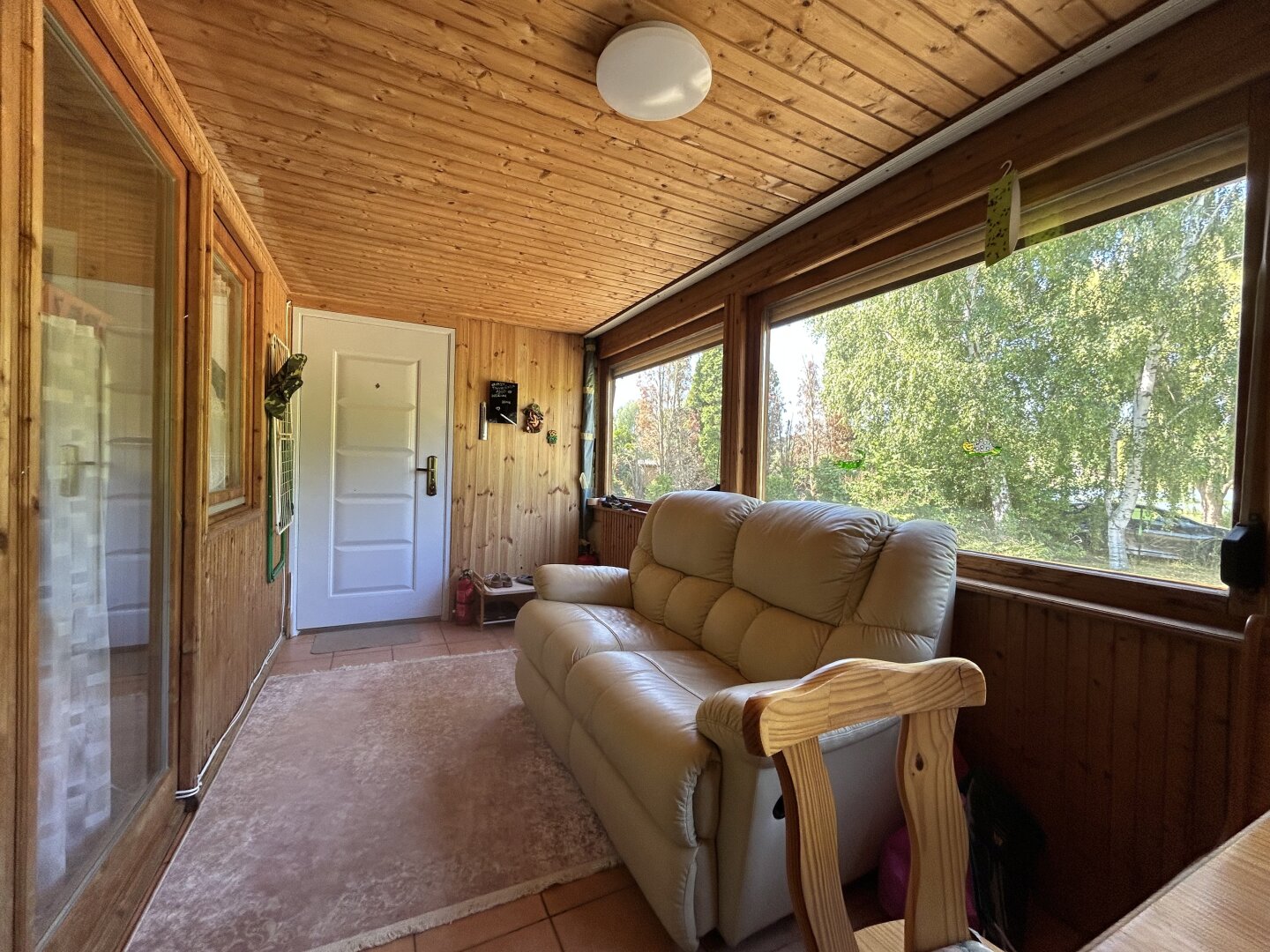 ++ Zum Verkauf gelangt ein Ferienhaus in Ruhelage, direkt am Bene-hegyi-See in Csepreg! ++