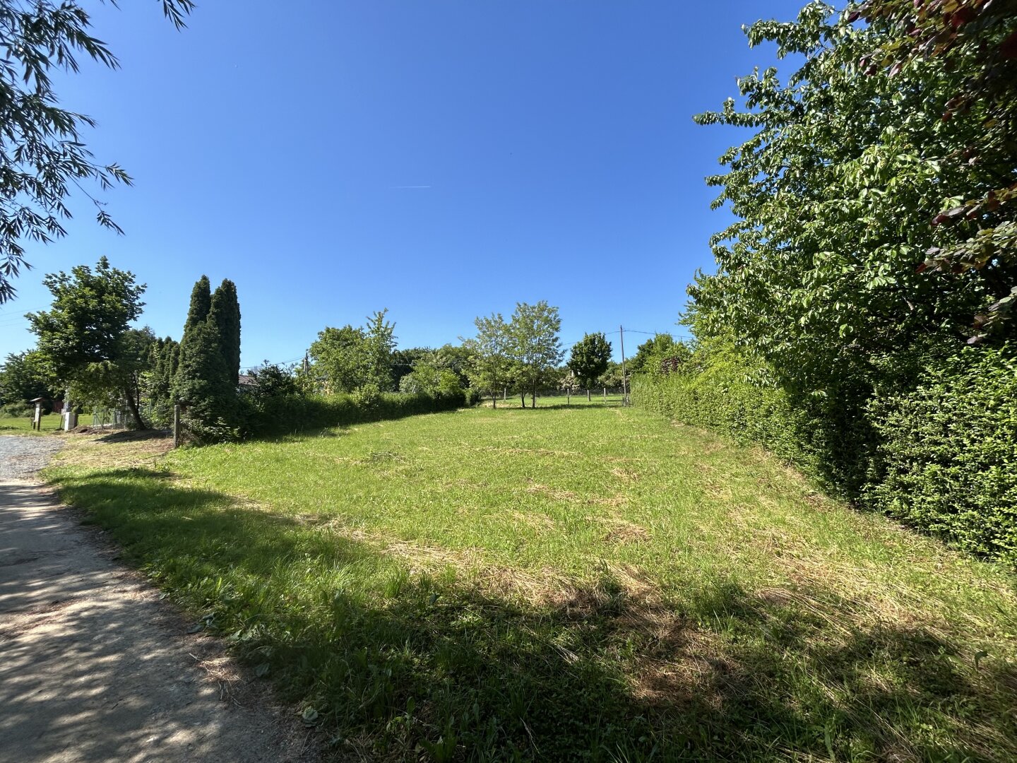 +++ Baugrundstück in bester Lage direkt am Bene-hegyi-See in Csepreg! ++