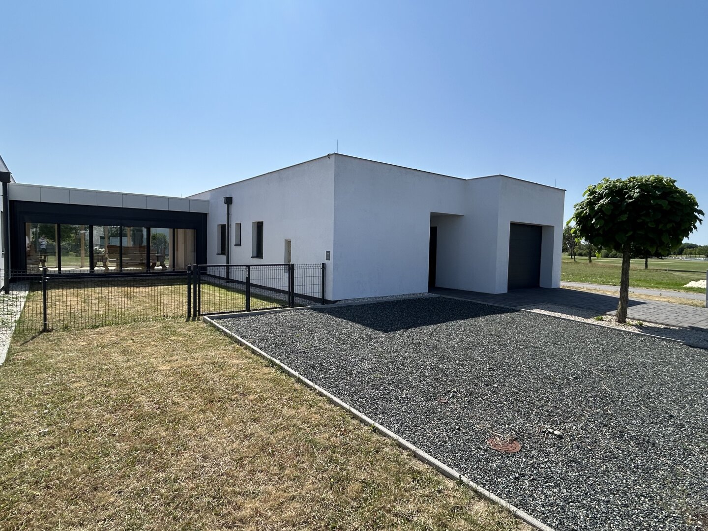 ++Wohnen wo andere Urlaub machen,das Chalet am Golfplatz unmittelbar neben der Therme Lutzmannsburg++