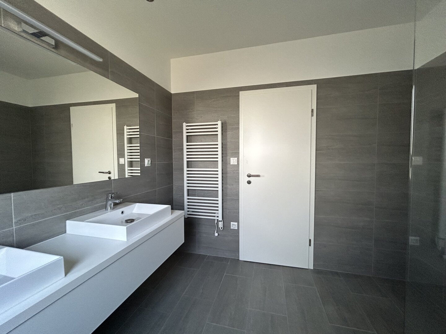 ++Wohnen wo andere Urlaub machen,das Chalet am Golfplatz unmittelbar neben der Therme Lutzmannsburg++