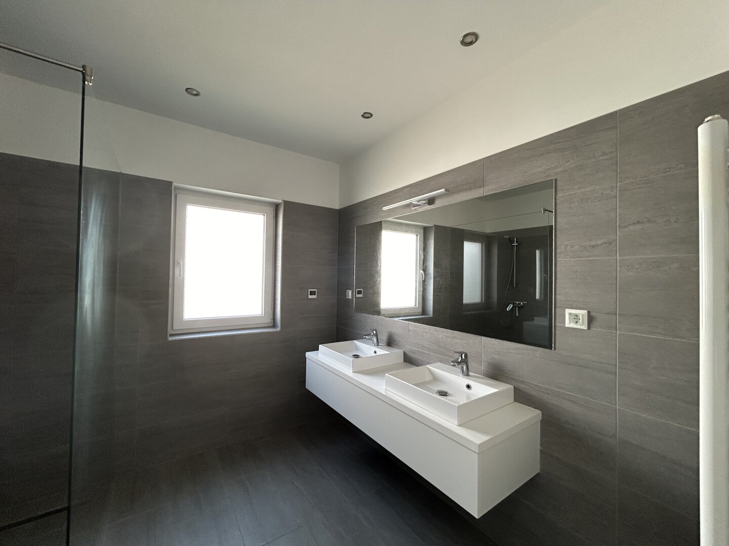 ++Wohnen wo andere Urlaub machen,das Chalet am Golfplatz unmittelbar neben der Therme Lutzmannsburg++