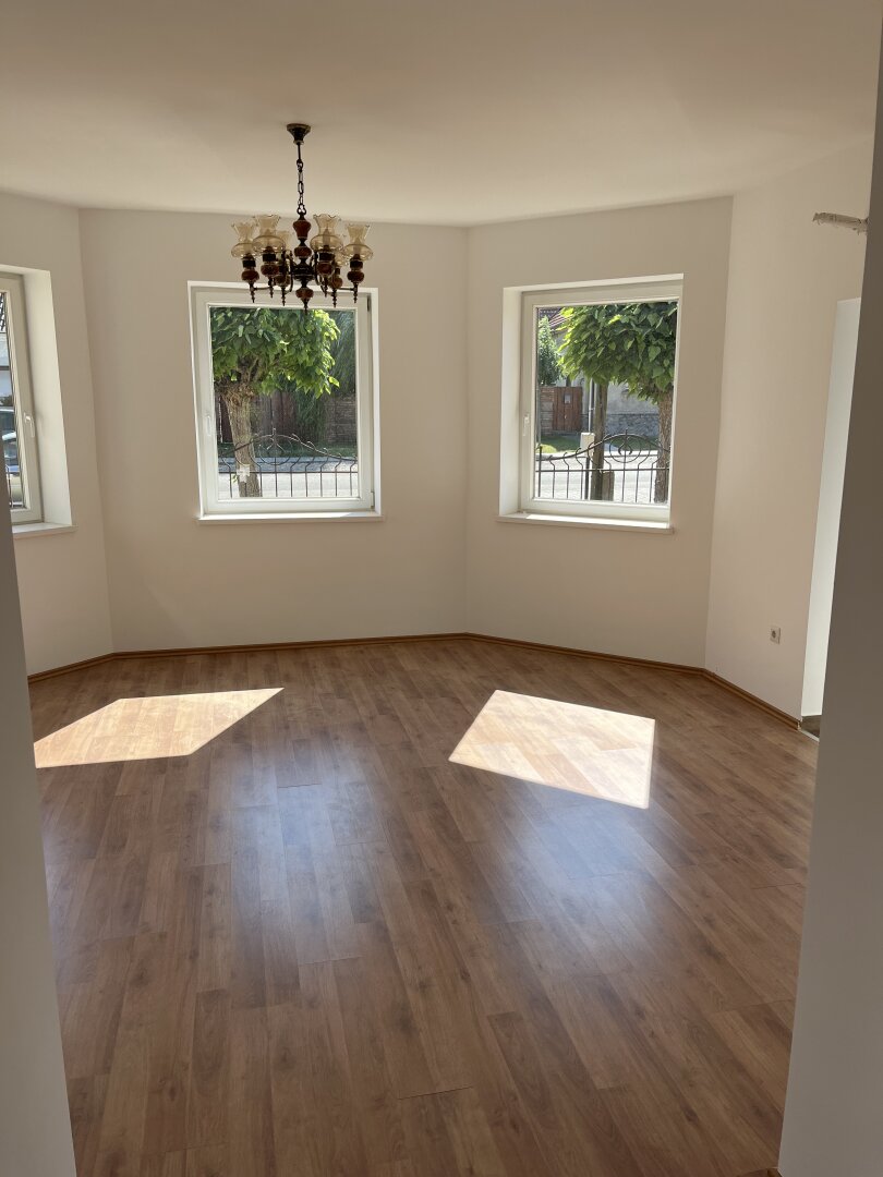 +++Traumhaus mit ländlicher Eleganz – ein geschmackvoll gestaltetes Einfamilienhaus im Herrenhausstil im Herzen von Lövő!+++