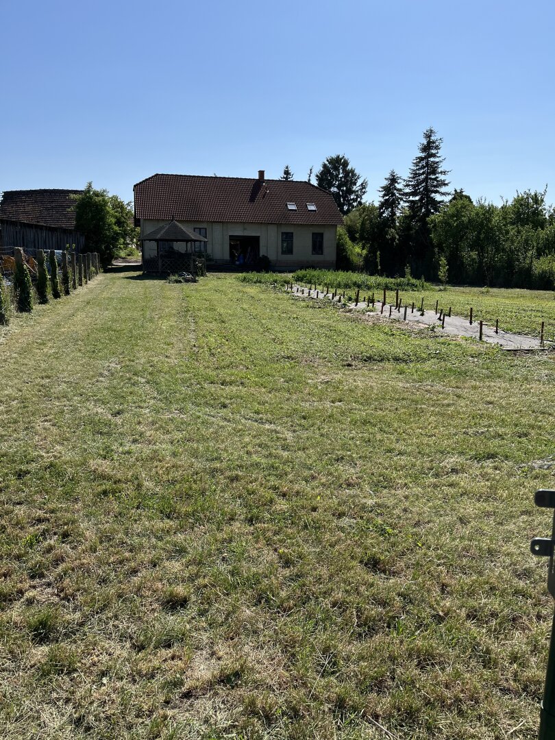 +++Traumhaus mit ländlicher Eleganz – ein geschmackvoll gestaltetes Einfamilienhaus im Herrenhausstil im Herzen von Lövő!+++