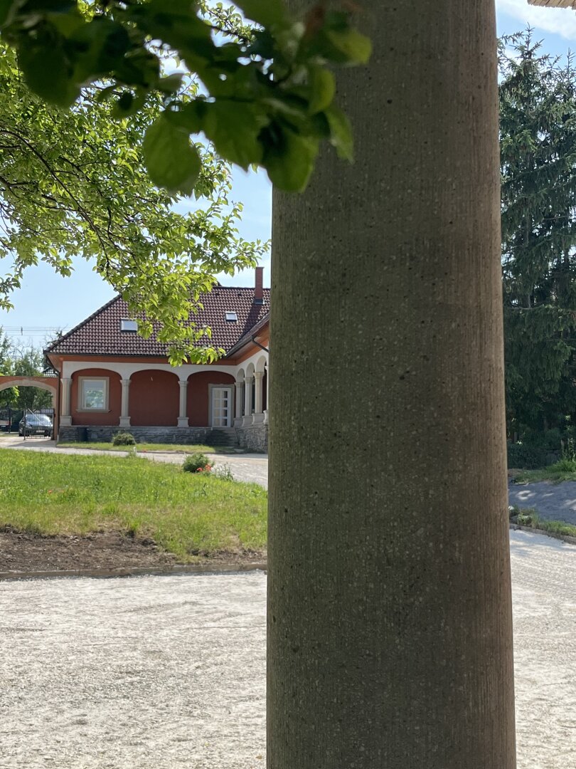 +++Traumhaus mit ländlicher Eleganz – ein geschmackvoll gestaltetes Einfamilienhaus im Herrenhausstil im Herzen von Lövő!+++