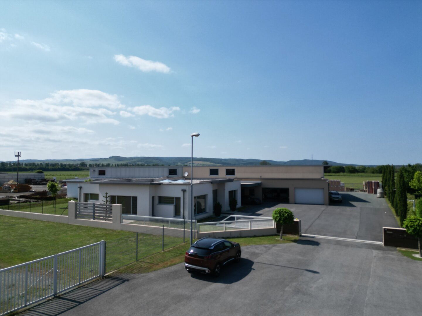 +NEU+ Einzigartiges GEWERBEOBJEKT mit vielseitigen NUTZUNGSMÖGLICHKEITEN und großem BETRIEBSGRUNDSTÜCK in DEUTSCHKREUTZ +