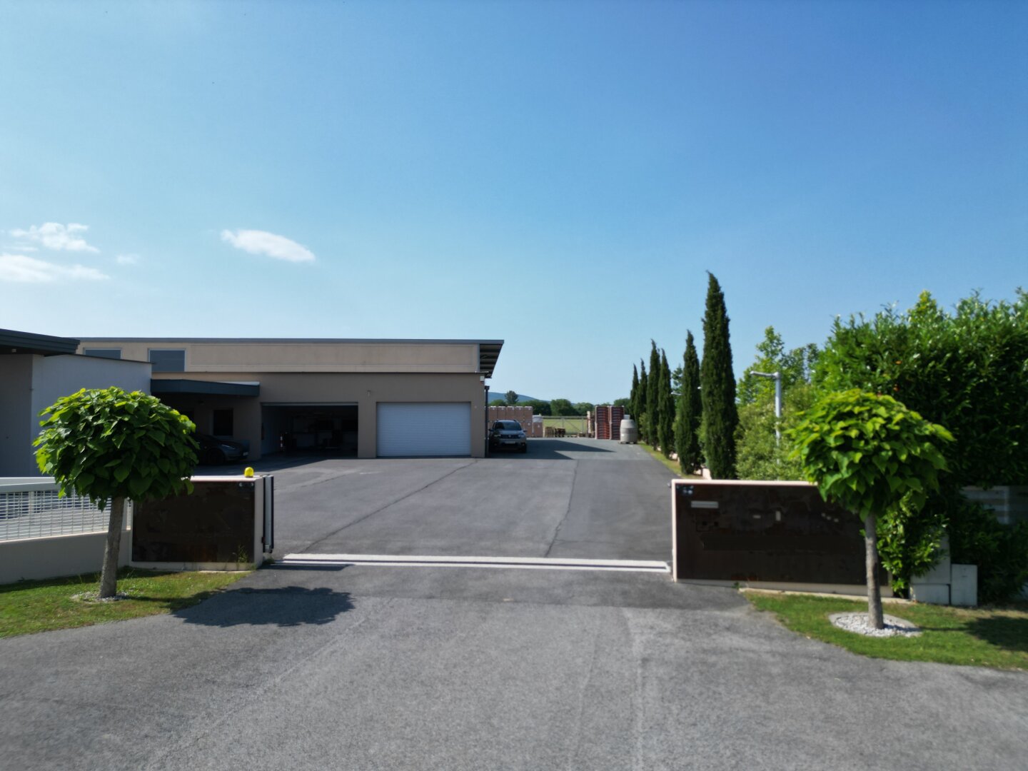 +NEU+ Einzigartiges GEWERBEOBJEKT mit vielseitigen NUTZUNGSMÖGLICHKEITEN und großem BETRIEBSGRUNDSTÜCK in DEUTSCHKREUTZ +