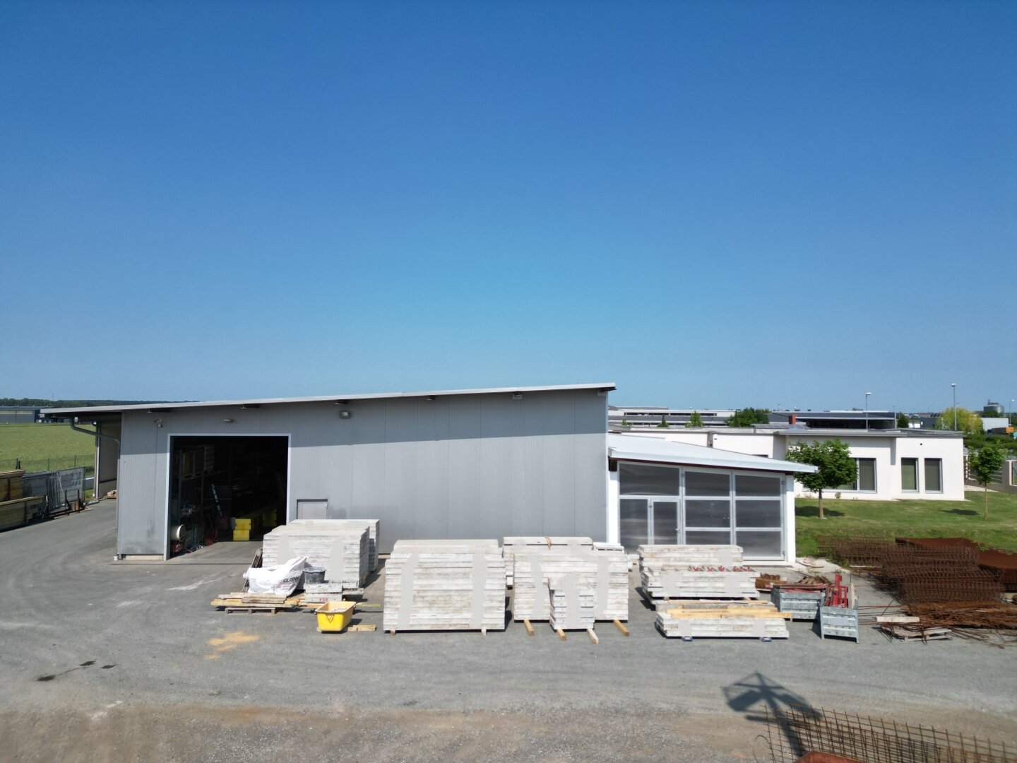 +NEU+ Einzigartiges GEWERBEOBJEKT mit vielseitigen NUTZUNGSMÖGLICHKEITEN und großem BETRIEBSGRUNDSTÜCK in DEUTSCHKREUTZ +