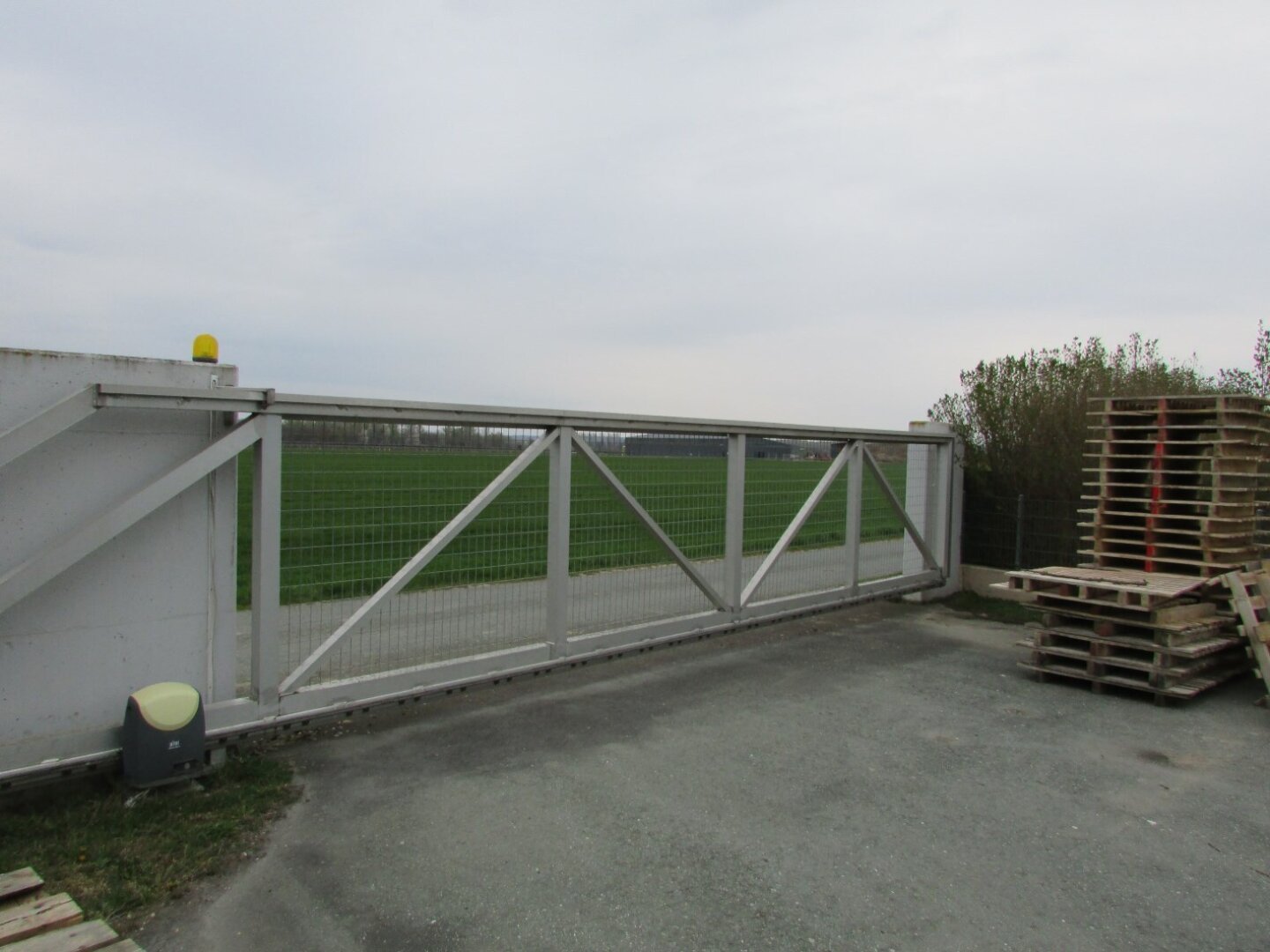 +NEU+ Einzigartiges GEWERBEOBJEKT mit vielseitigen NUTZUNGSMÖGLICHKEITEN und großem BETRIEBSGRUNDSTÜCK in DEUTSCHKREUTZ +