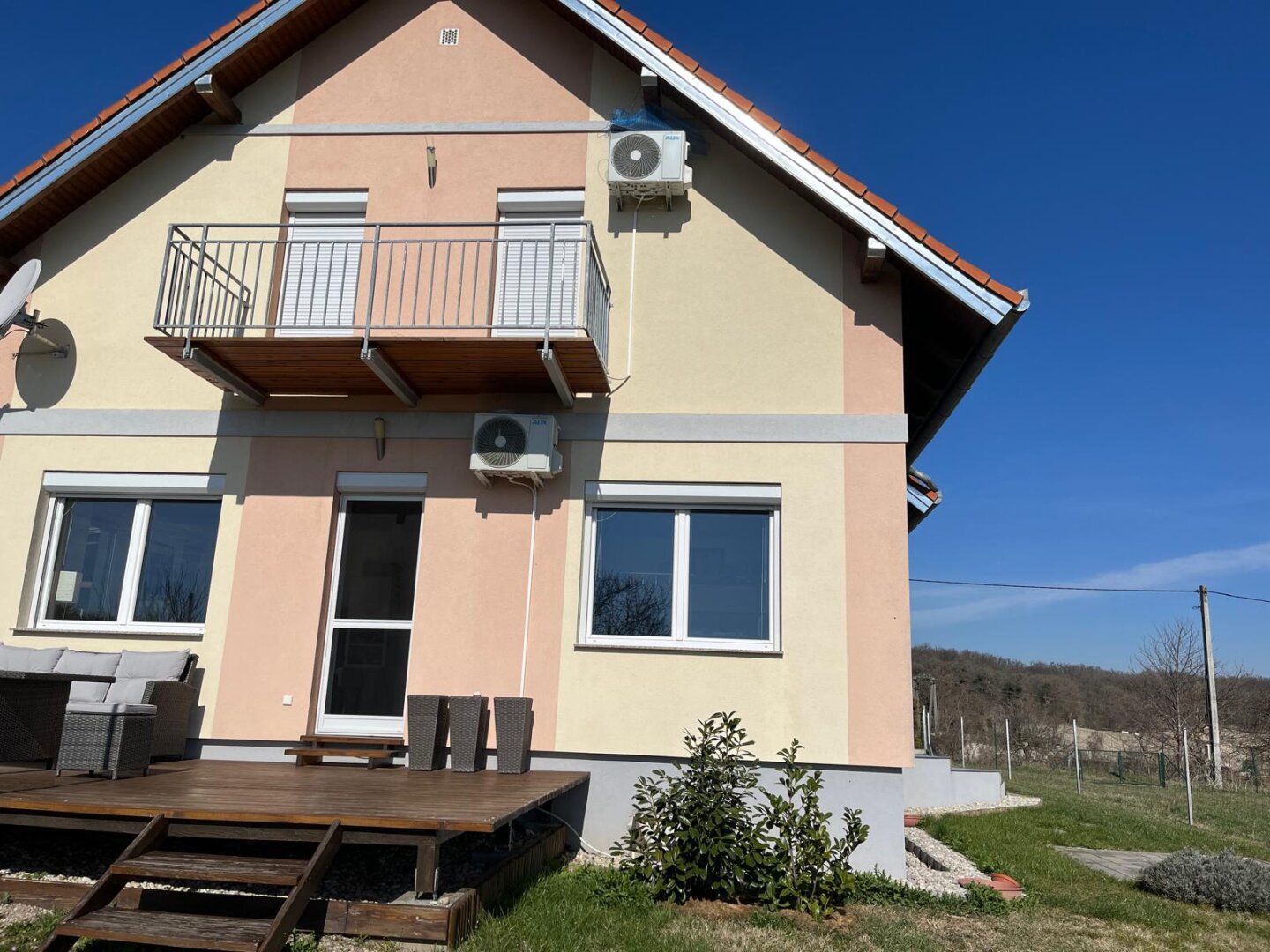 +++ Charmantes Einfamilienhaus in Fertőrákos – mit traumhaftem Garten, Seeblick und Yachthafen-Nähe +++