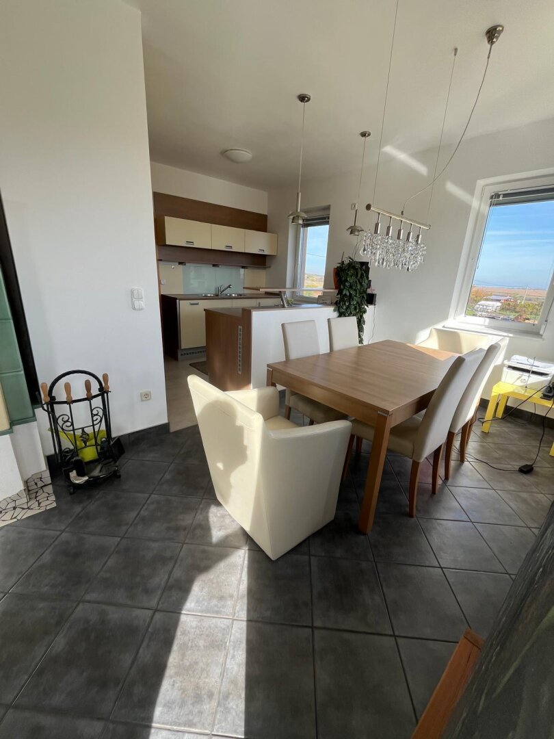 +++ Charmantes Einfamilienhaus in Fertőrákos – mit traumhaftem Garten, Seeblick und Yachthafen-Nähe +++