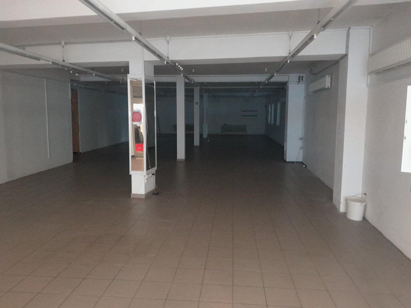 +++ Großzügiges Geschäftslokal zur Miete – direkt am Hauptplatz, Kirchschlag in der Buckligen Welt +++