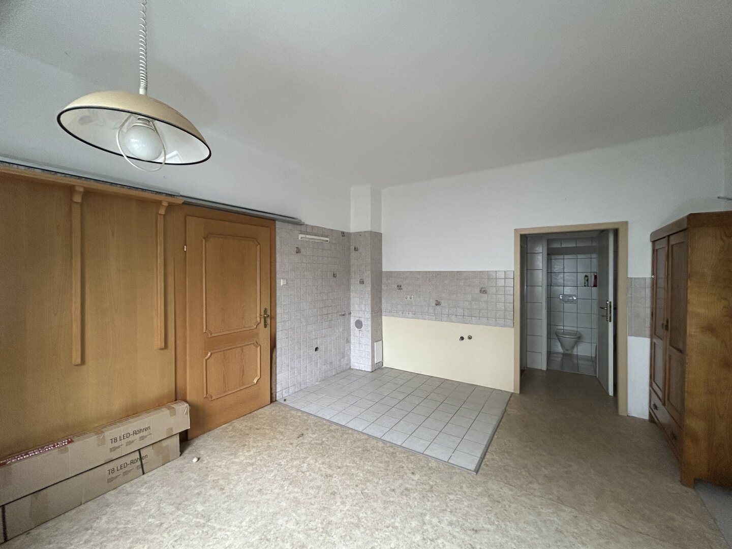 +++ Großzügiges Geschäftslokal zur Miete – direkt am Hauptplatz, Kirchschlag in der Buckligen Welt +++