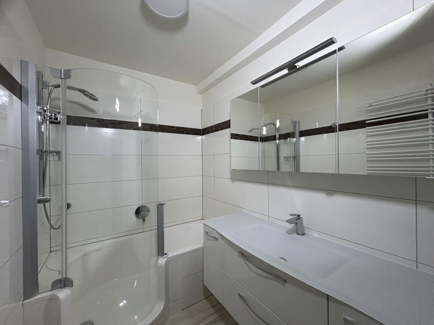 +++Charmante Eigentumswohnung mit Balkon, Grünblick und Garagenplatz in Neusiedl bei Pernitz+++