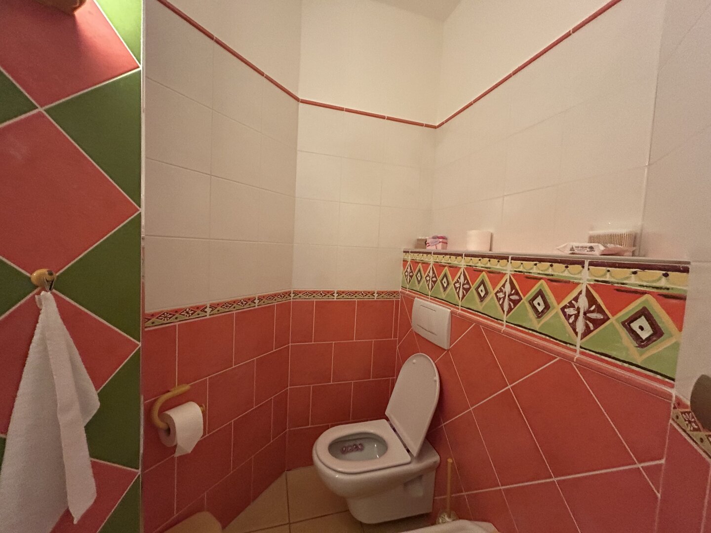 +++ Exklusive Villa im Herzen von Szombathely – Ruheoase auf rund 5300 m² +++