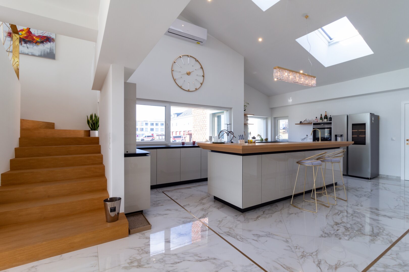 +PHÄNOMENALE Villa mit traumhaftem Panorama, Klima, Pool, Sauna, Designermöbel, direkt in Oberpullendorf anzumieten!