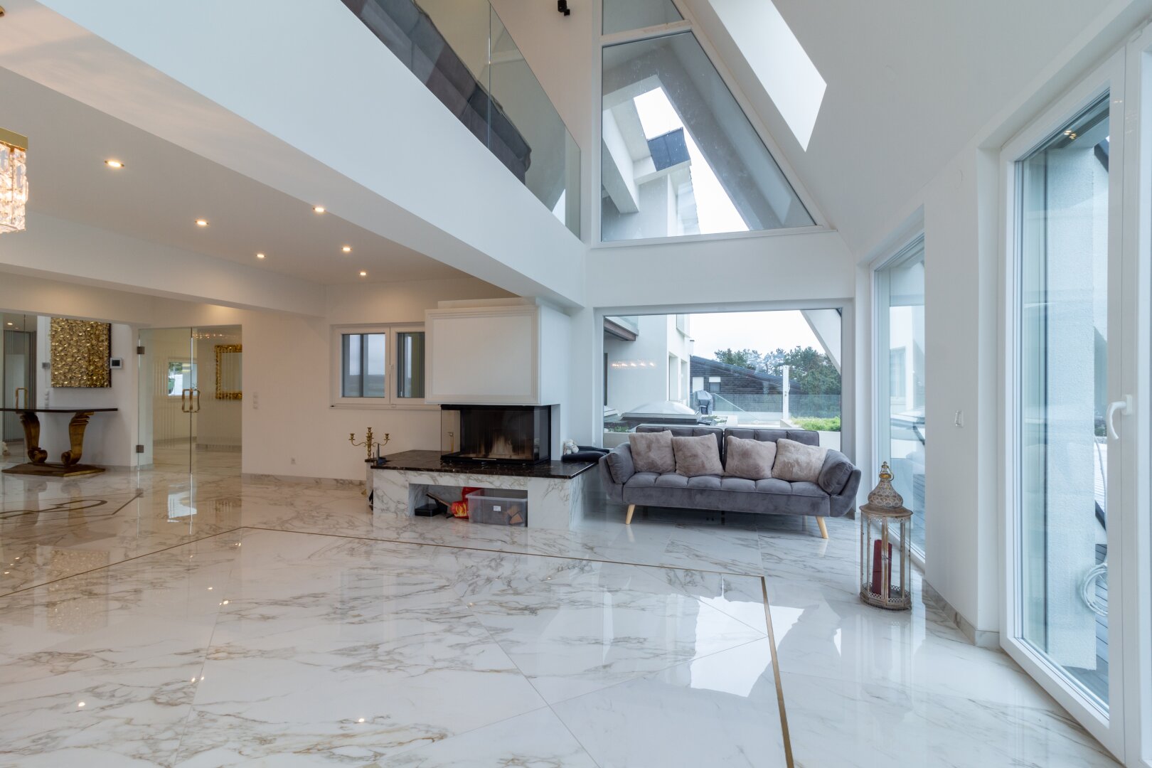 +PHÄNOMENALE Villa mit traumhaftem Panorama, Klima, Pool, Sauna, Designermöbel, direkt in Oberpullendorf anzumieten!