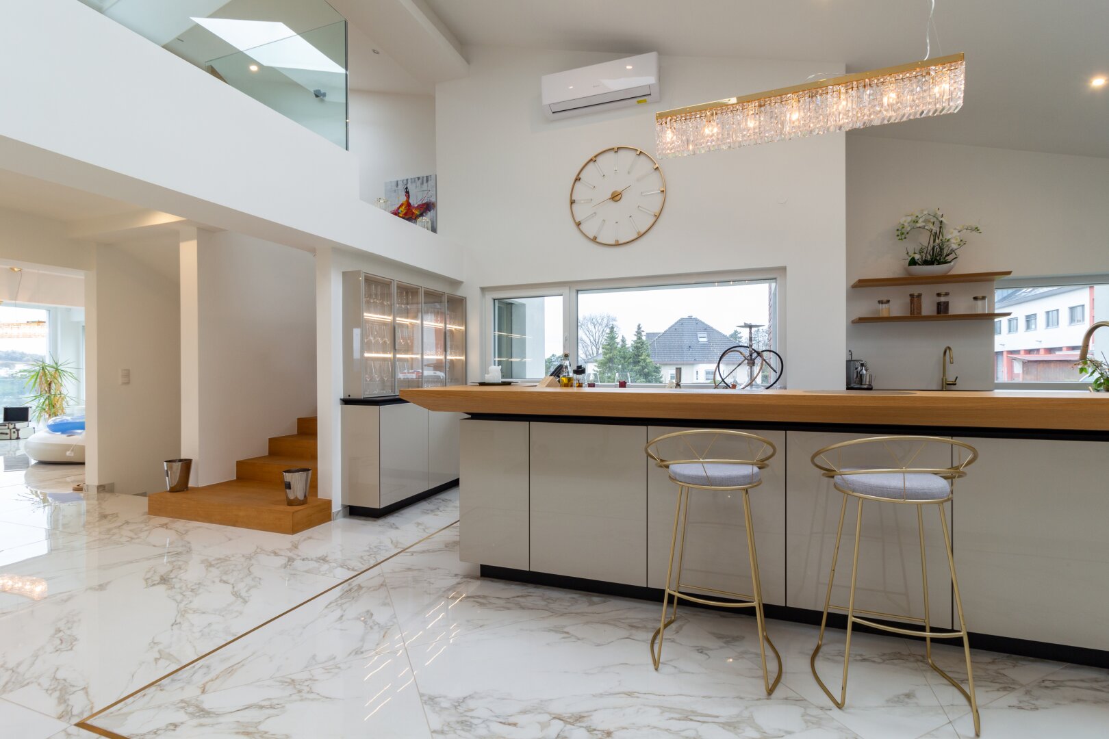 +PHÄNOMENALE Villa mit traumhaftem Panorama, Klima, Pool, Sauna, Designermöbel, direkt in Oberpullendorf anzumieten!