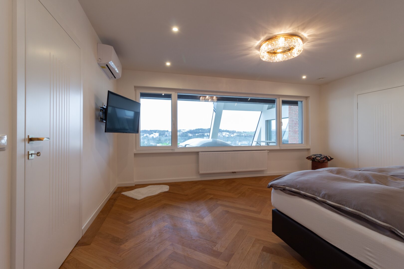 +PHÄNOMENALE Villa mit traumhaftem Panorama, Klima, Pool, Sauna, Designermöbel, direkt in Oberpullendorf anzumieten!