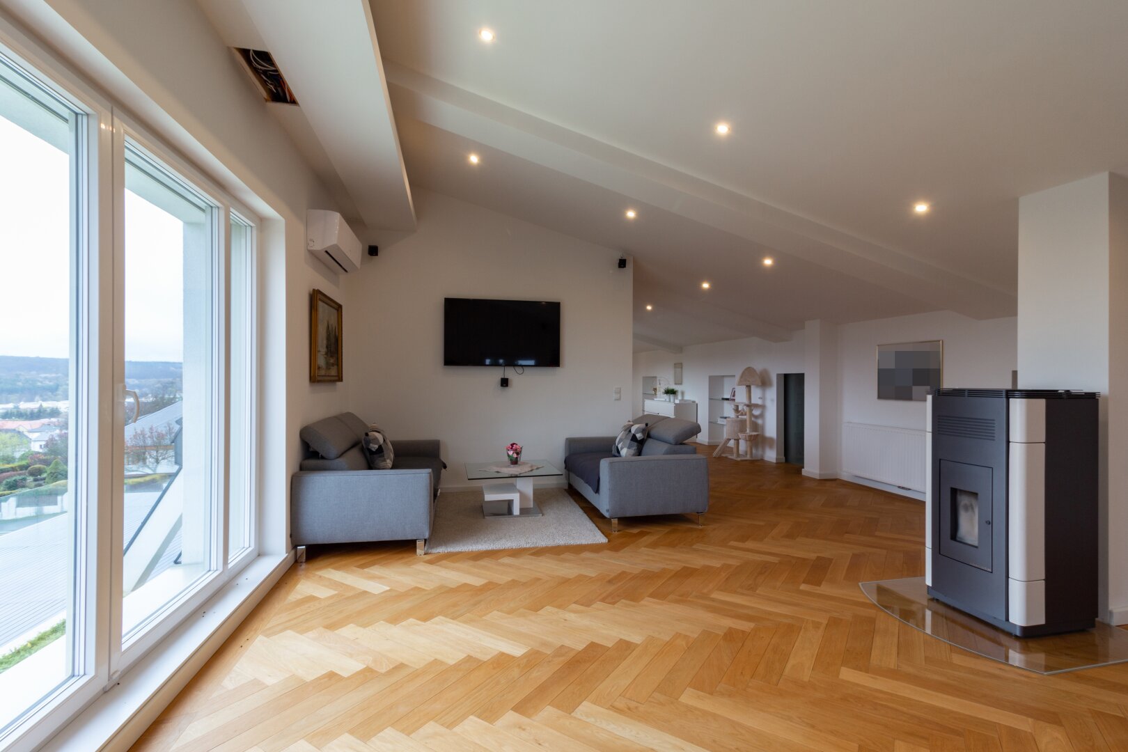 +PHÄNOMENALE Villa mit traumhaftem Panorama, Klima, Pool, Sauna, Designermöbel, direkt in Oberpullendorf anzumieten!