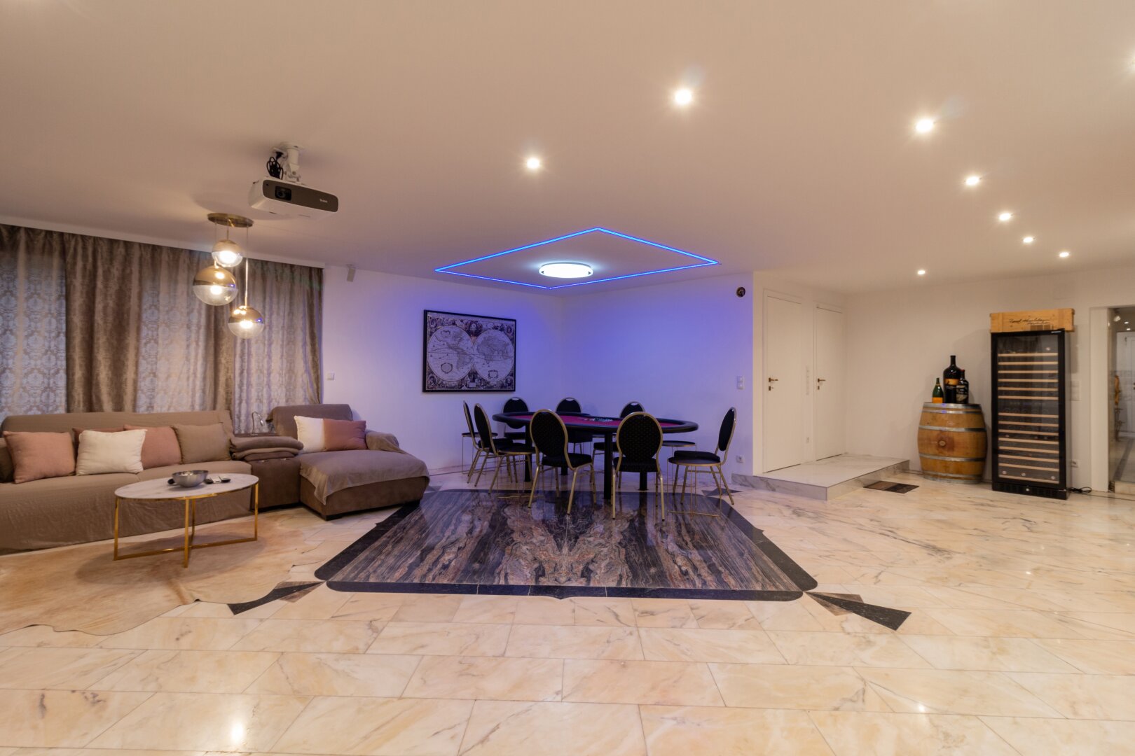 +PHÄNOMENALE Villa mit traumhaftem Panorama, Klima, Pool, Sauna, Designermöbel, direkt in Oberpullendorf anzumieten!