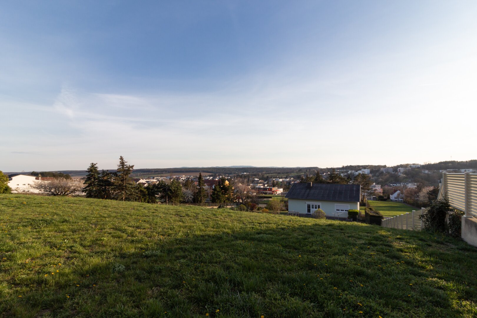 +PHÄNOMENALE Villa mit traumhaftem Panorama, Klima, Pool, Sauna, Designermöbel, direkt in Oberpullendorf anzumieten!