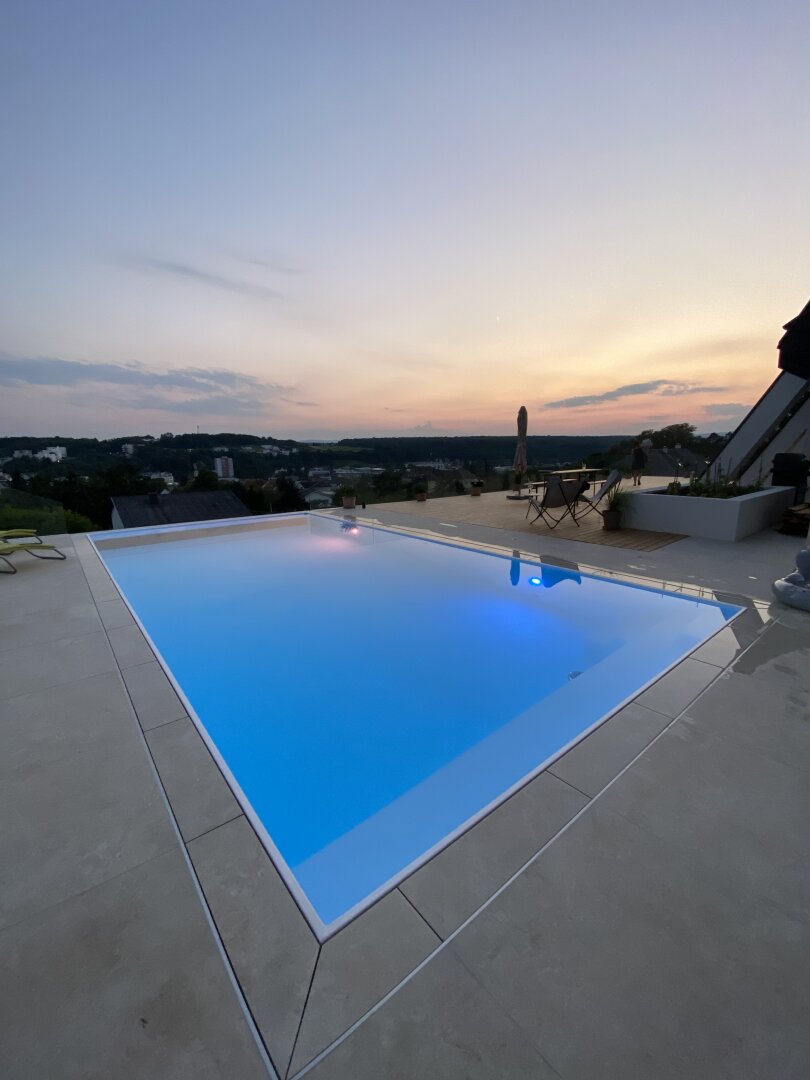 +PHÄNOMENALE Villa mit traumhaftem Panorama, Klima, Pool, Sauna, Designermöbel, direkt in Oberpullendorf zu kaufen!