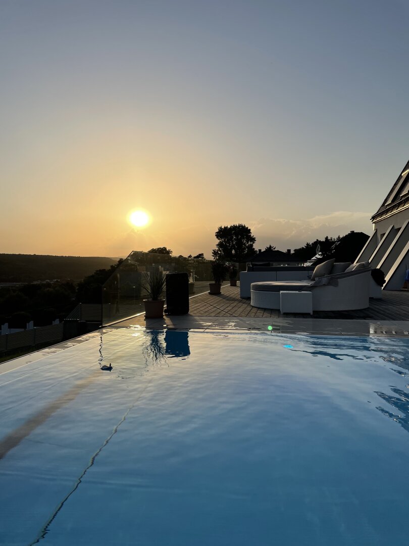 +PHÄNOMENALE Villa mit traumhaftem Panorama, Klima, Pool, Sauna, Designermöbel, direkt in Oberpullendorf zu kaufen!