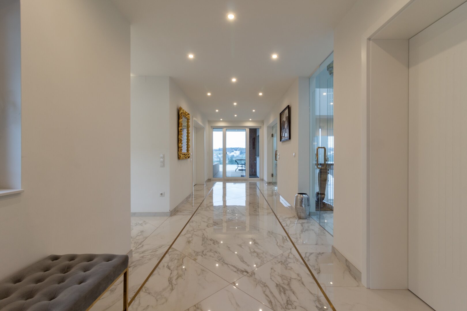 +PHÄNOMENALE Villa mit traumhaftem Panorama, Klima, Pool, Sauna, Designermöbel, direkt in Oberpullendorf zu kaufen!