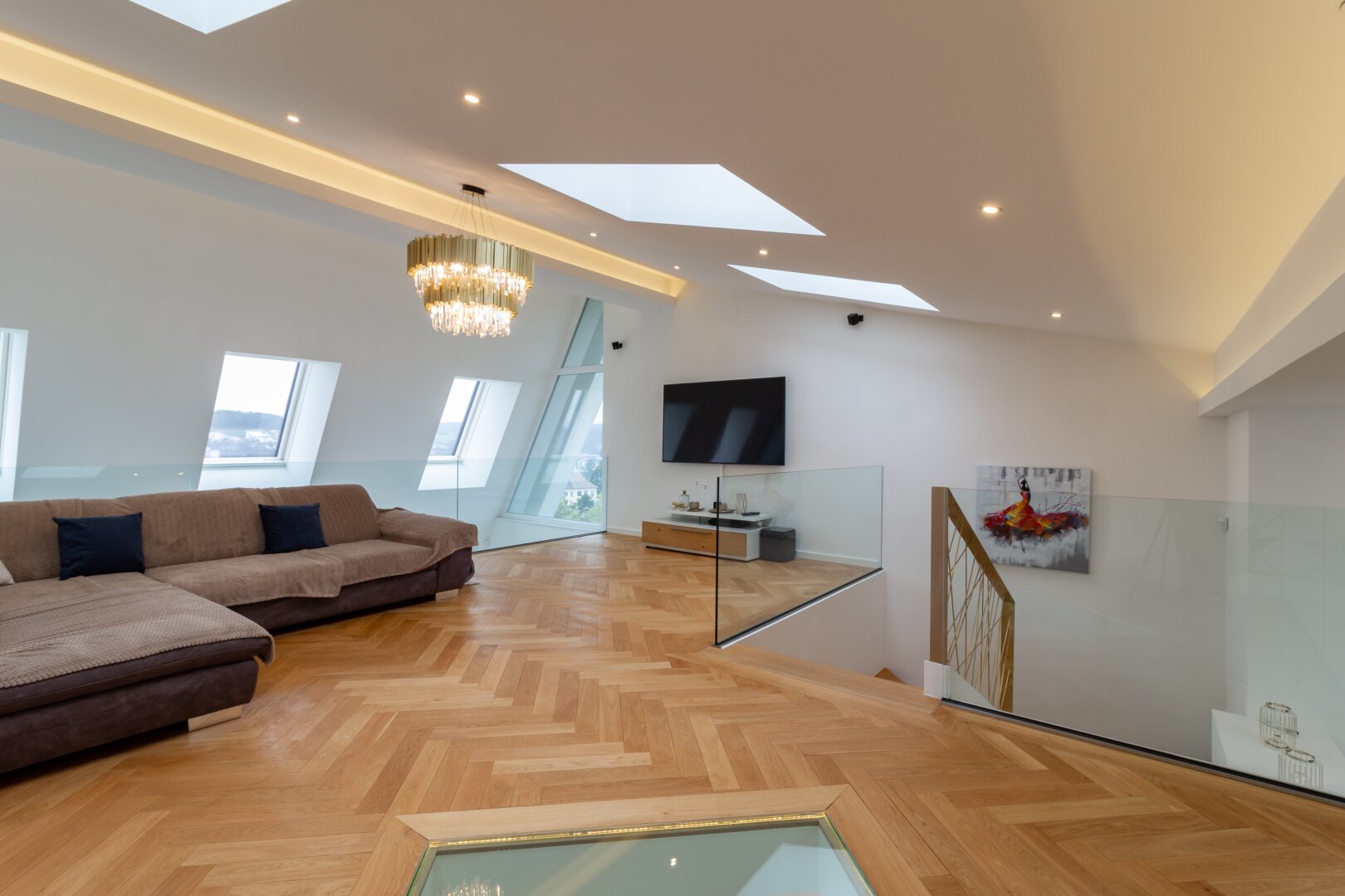 +PHÄNOMENALE Villa mit traumhaftem Panorama, Klima, Pool, Sauna, Designermöbel, direkt in Oberpullendorf zu kaufen!