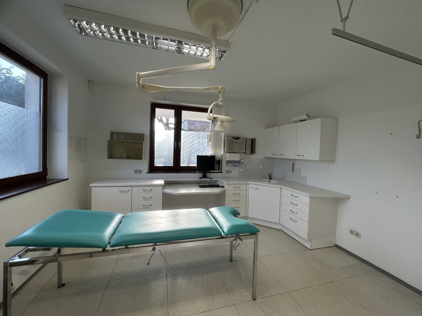 +Arztpraxis oder Büro in zentraler Lage von Oberpullendorf zu vermieten!+