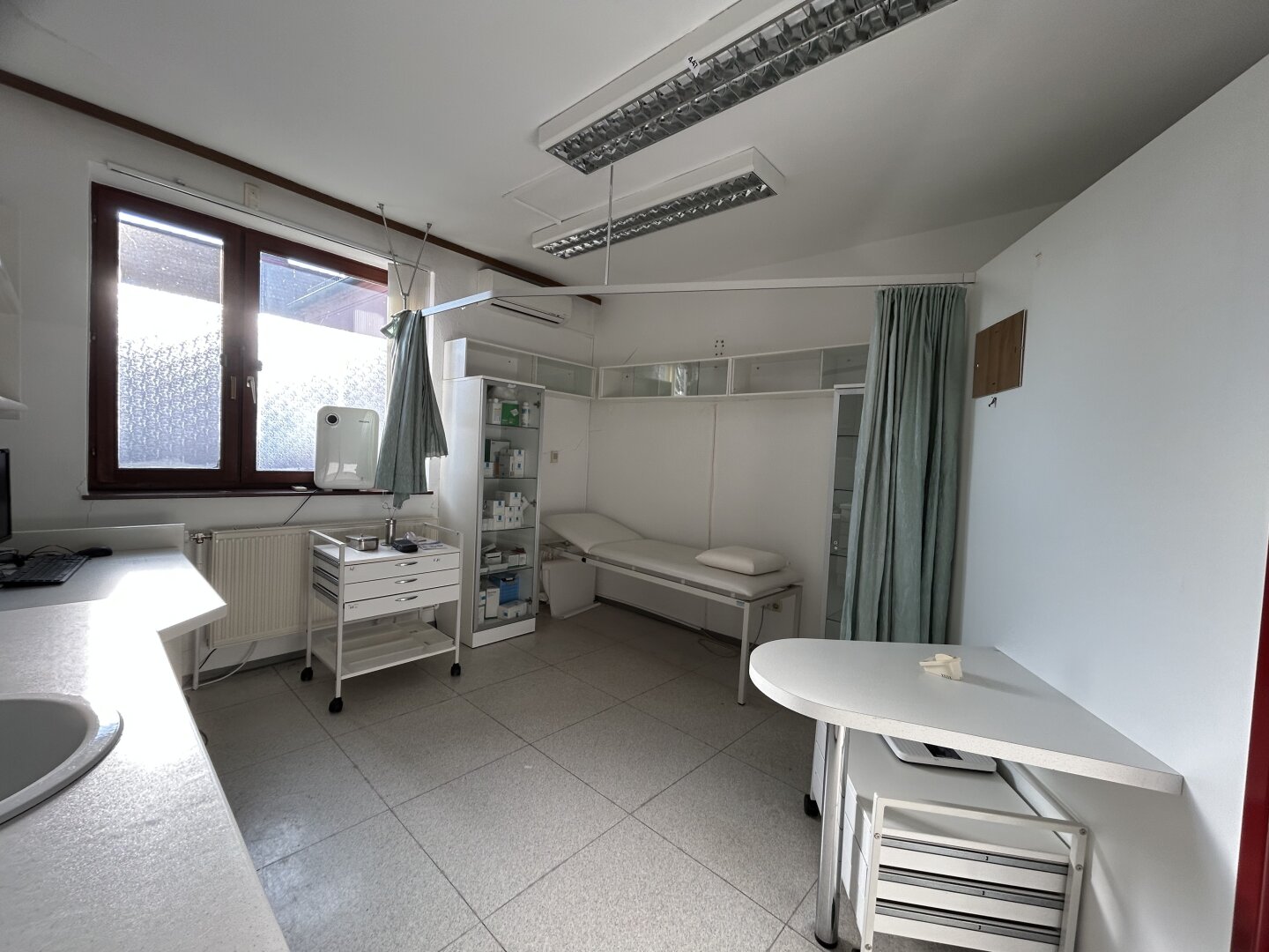 +Arztpraxis oder Büro in zentraler Lage von Oberpullendorf zu vermieten!+