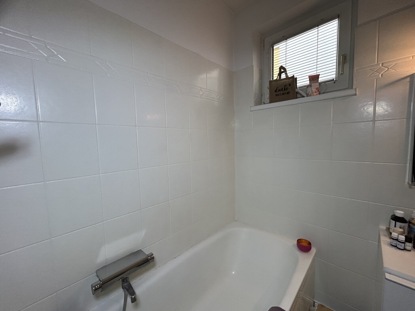 Sanierte Genossenschaftswohnung, in sehr guter Lage, in Oberpullendorf zu übernehmen! Parkplatz, Loggia, & neuer Küche!