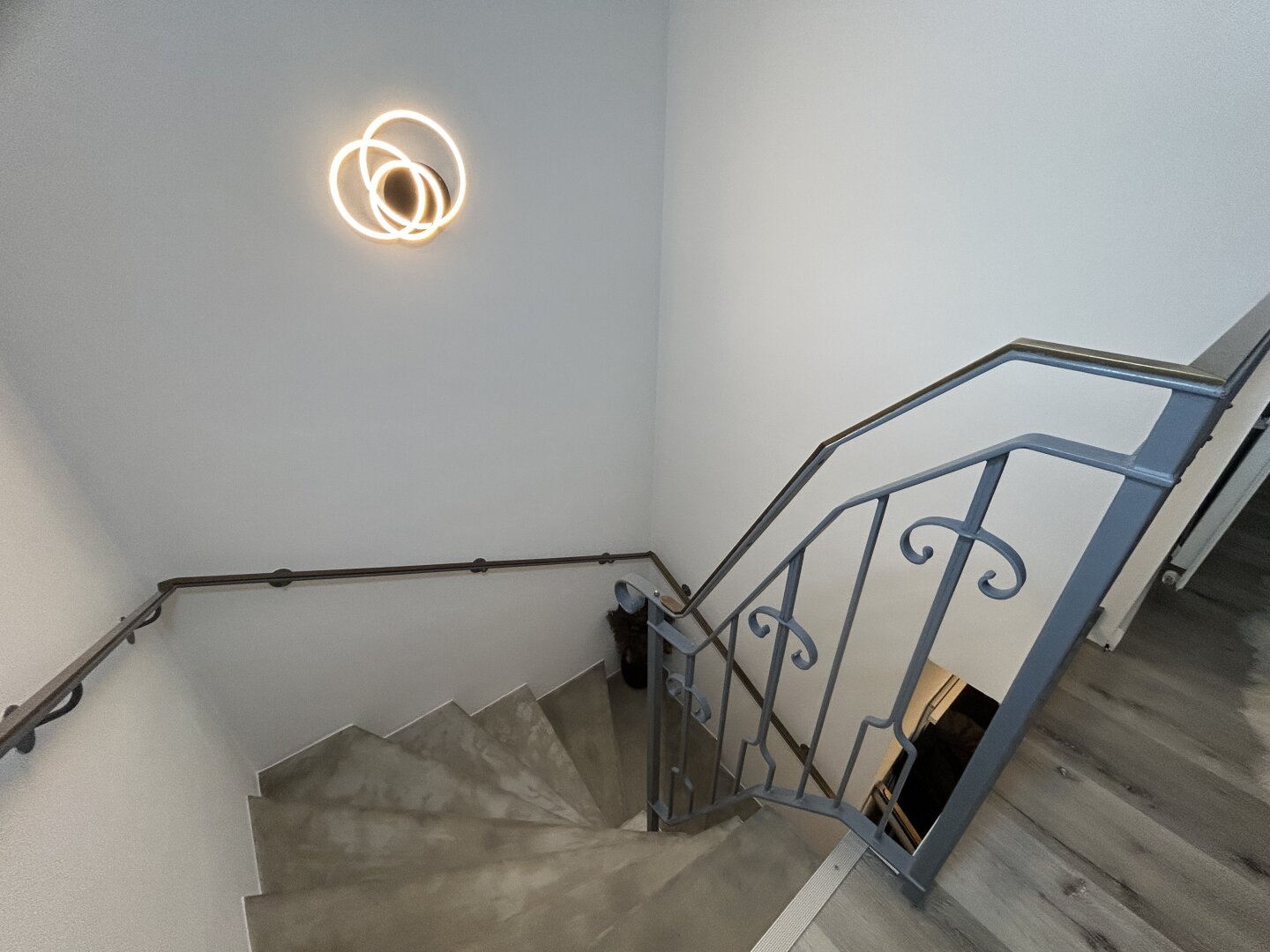 Sanierte Genossenschaftswohnung, in sehr guter Lage, in Oberpullendorf zu übernehmen! Parkplatz, Loggia, & neuer Küche!