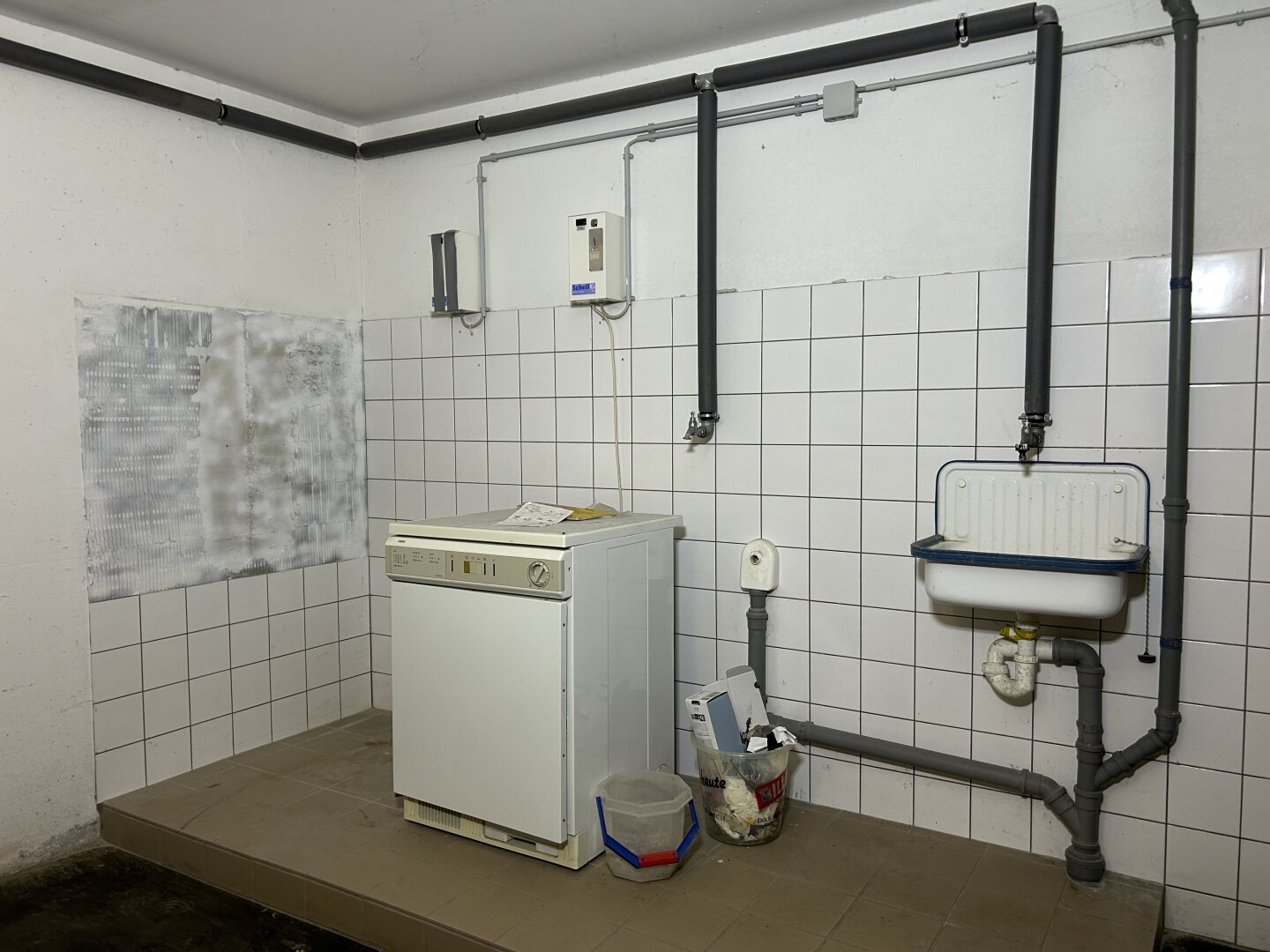 Sanierte Genossenschaftswohnung, in sehr guter Lage, in Oberpullendorf zu übernehmen! Parkplatz, Loggia, & neuer Küche!