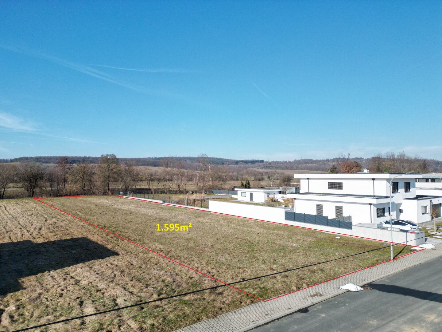 +++ Flaches Baugrundstück in unverbauberer Südlage am Ortsrand von Stoob +++