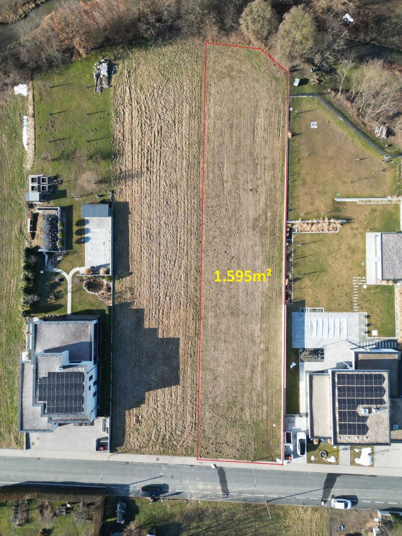 +++ Flaches Baugrundstück in unverbauberer Südlage am Ortsrand von Stoob +++
