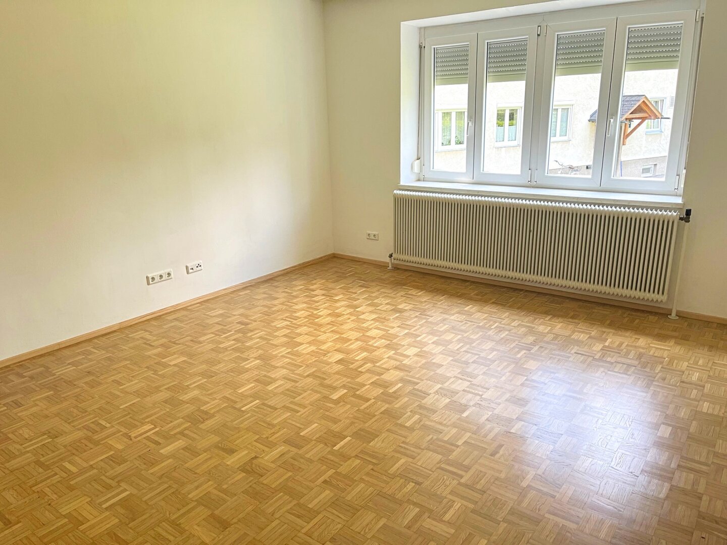 +Schöne Eigentumswohnung mit 2 Zimmern, in zentraler Ruhelage, direkt in Kirchschlag!+