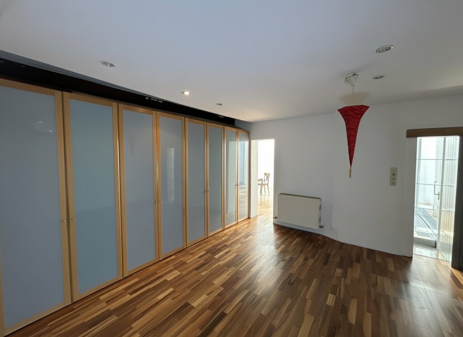 EINZIGARTIGE Galerieresidenz im revitalisierten Bauernhaus mit spektakulärem Zubau, uneinsehbarem Innenhof, Gartenparadies, Pool und Sauna in Stoob!