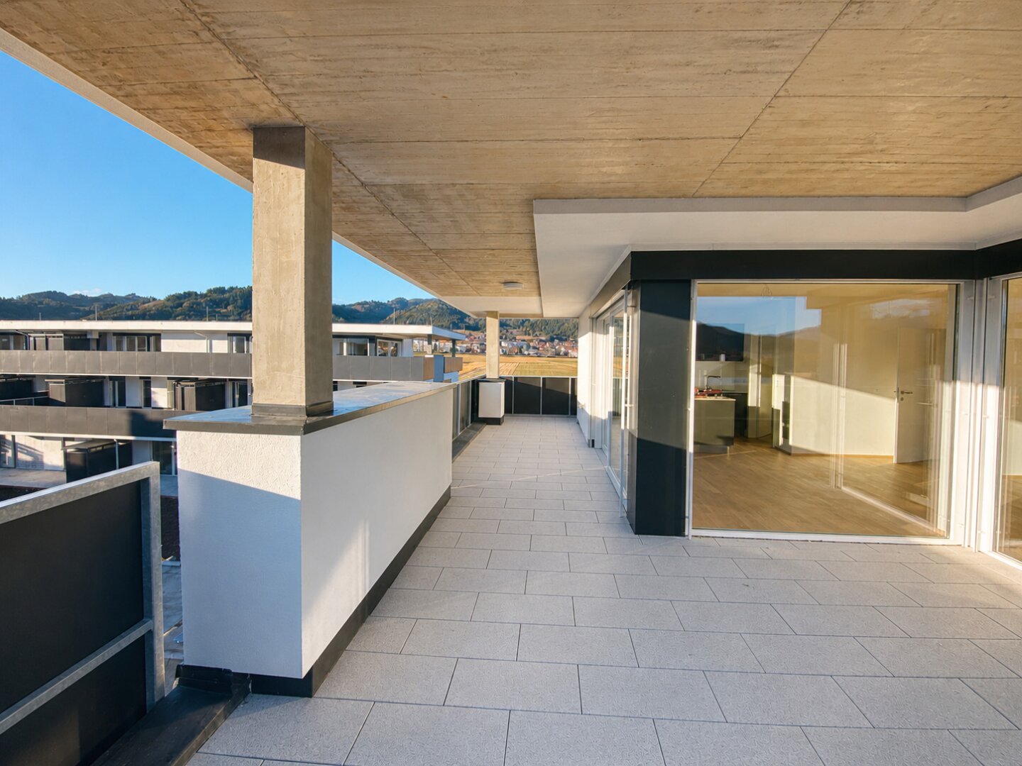 West-Terrasse - genießen Sie die Golden Hour und atemberaubende Sonnenuntergänge direkt in Ihrem Zuhause!