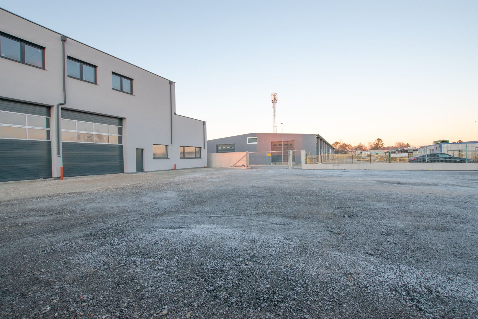 Wieder verfügbar: Geräumige und flexible Lagerhalle mit hoher Nutzfläche in Ebreichsdorf (Unterwaltersdorf - 2442)