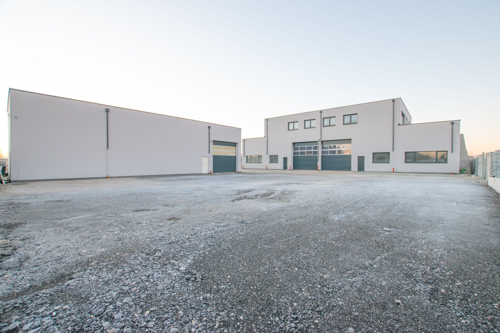 Wieder verfügbar: Geräumige und flexible Lagerhalle mit hoher Nutzfläche in Ebreichsdorf (Unterwaltersdorf - 2442)