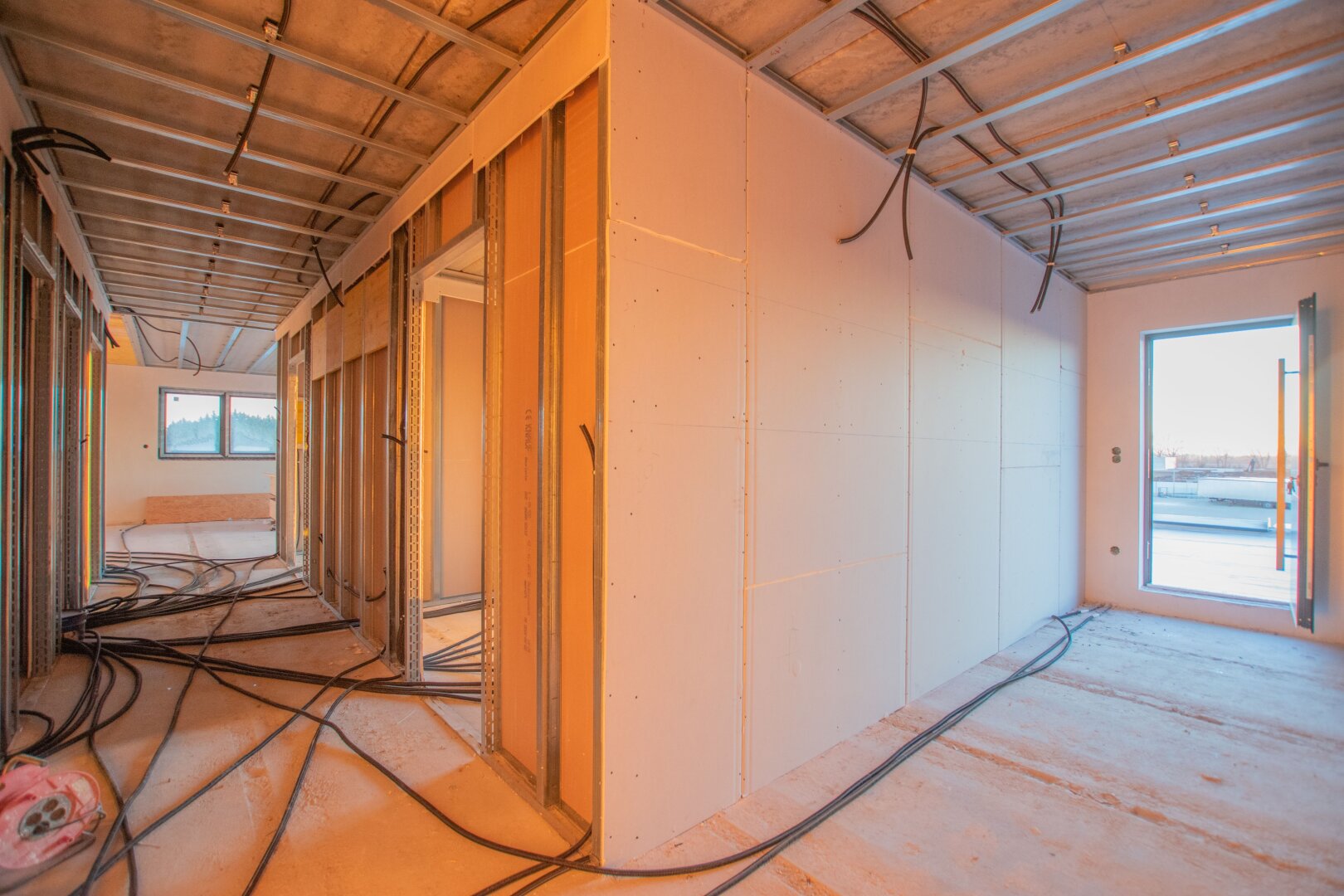Wieder verfügbar: Geräumige und flexible Lagerhalle mit hoher Nutzfläche in Ebreichsdorf (Unterwaltersdorf - 2442)