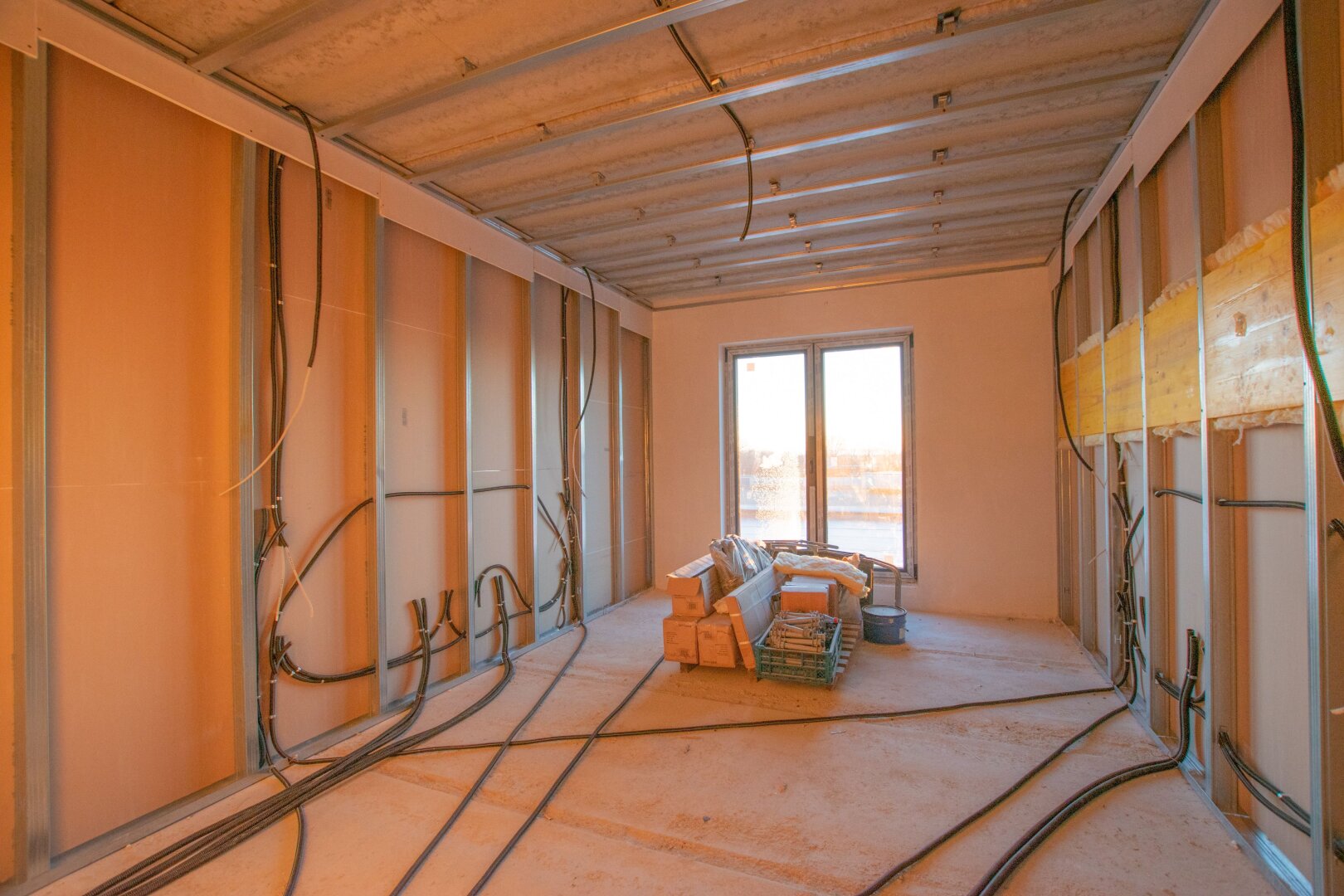 Wieder verfügbar: Geräumige und flexible Lagerhalle mit hoher Nutzfläche in Ebreichsdorf (Unterwaltersdorf - 2442)
