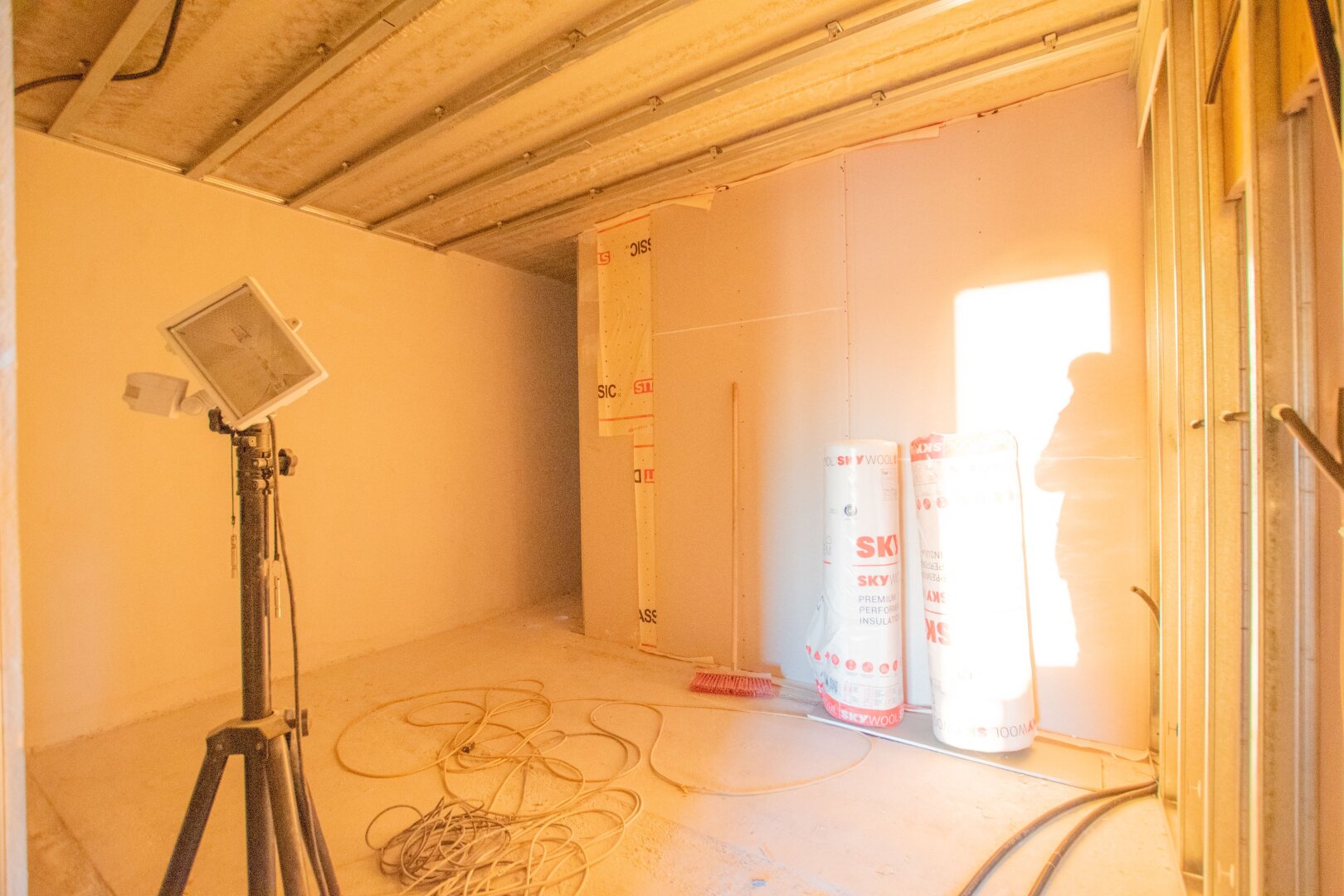Wieder verfügbar: Geräumige und flexible Lagerhalle mit hoher Nutzfläche in Ebreichsdorf (Unterwaltersdorf - 2442)