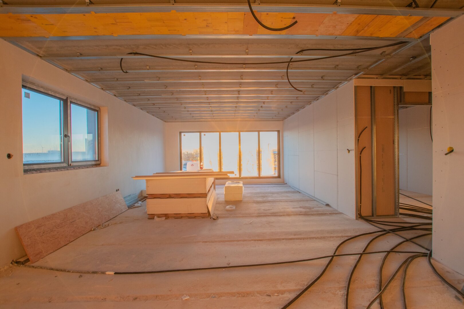 Wieder verfügbar: Geräumige und flexible Lagerhalle mit hoher Nutzfläche in Ebreichsdorf (Unterwaltersdorf - 2442)