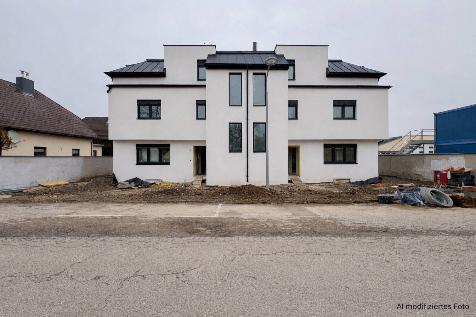 SPEZIALANGEBOT: SCHLÜSSELFERTIG –> Böden, Fliesen & Türen nach Kundenwunsch