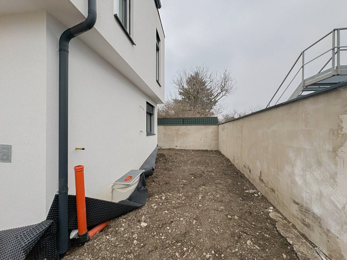 SPEZIALANGEBOT: SCHLÜSSELFERTIG –> Böden, Fliesen & Türen nach Kundenwunsch